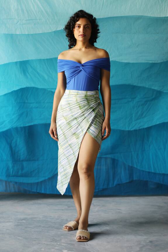 Zwaan Off Shoulder Bodysuit & Skirt Set
