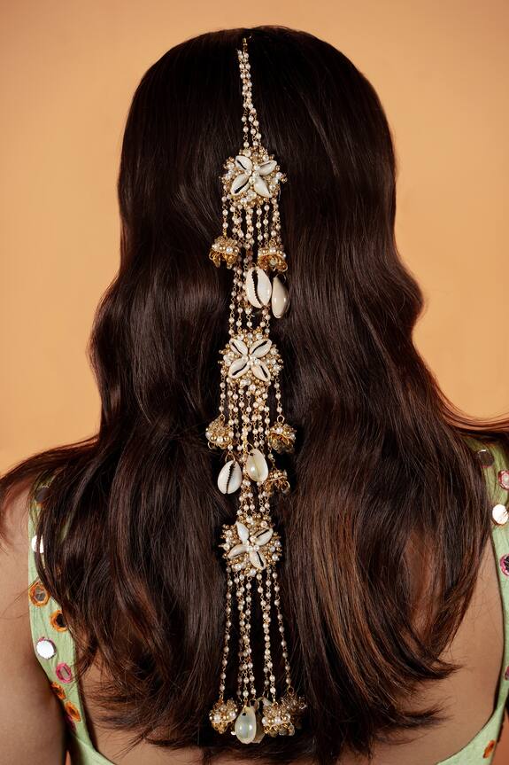 Kanyaadhan by DhirajAayushi Pearl Embellished Hair Accessory 0