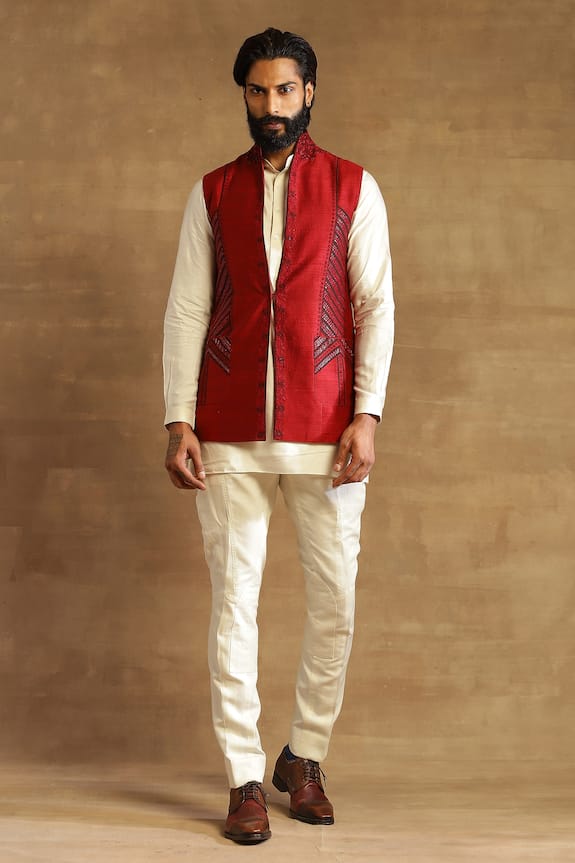 Buy Raghavendra Rathore Jodhpur Maroon Raw Silk Embroidered Bandhgala  Waistcoat Online | Aza Fashions
