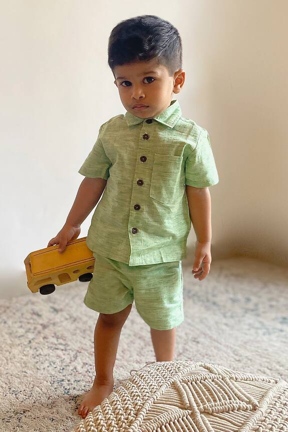 Charkhee Green Spread Collar Shirt And Shorts Set For Boys 0