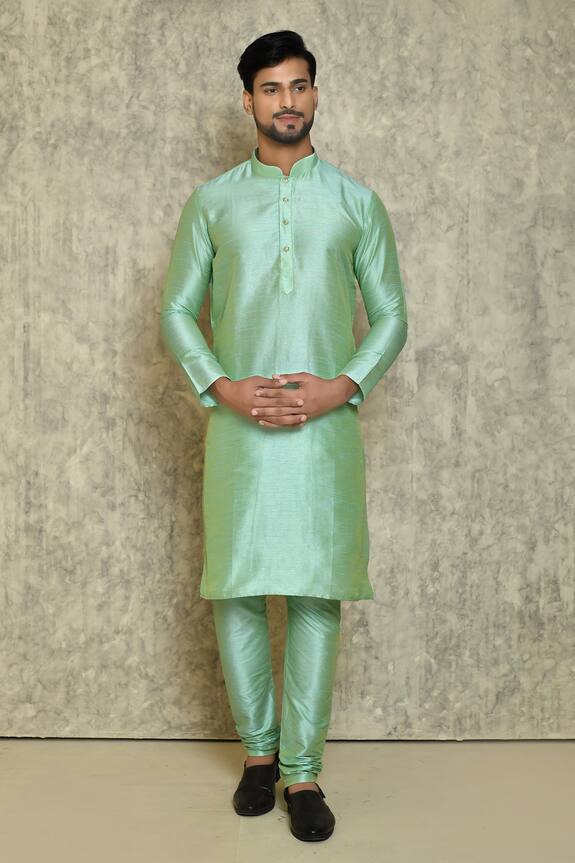 Buy Mandarin Collar Kurta Set by Naintara Bajaj at Aza Fashions