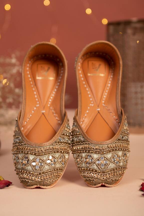 House of Vian Gold Gold Silk Dupion Nihaar Mirror Embrodiered Juttis 0
