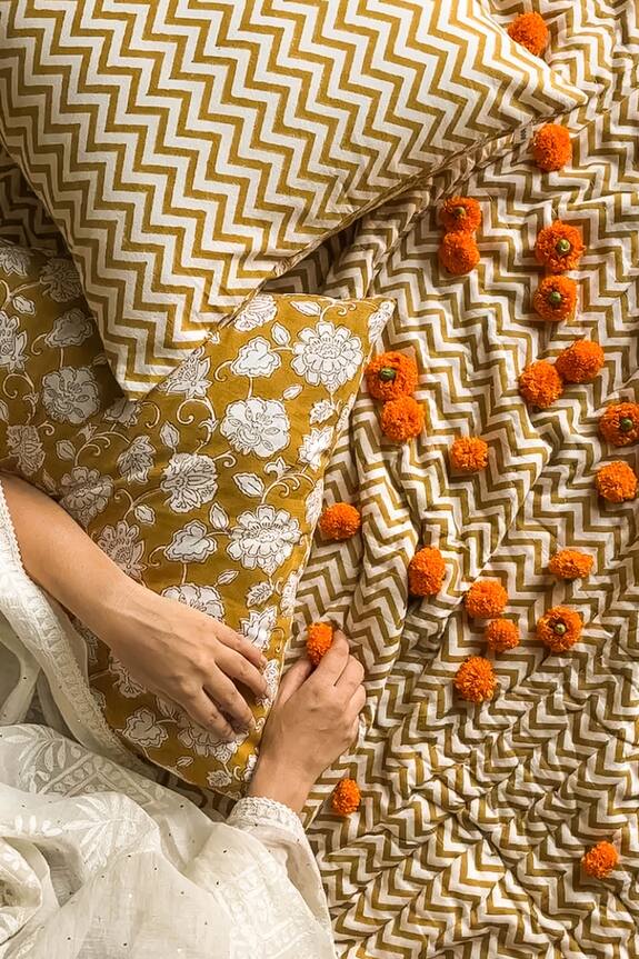 Raamae Lyla Block Print Quilt With Cushion Cover 0