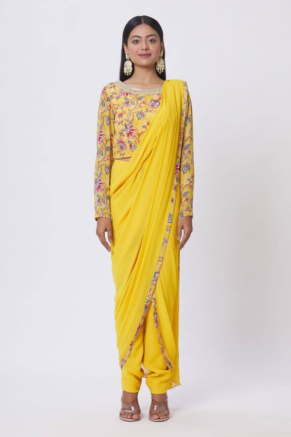 Chhavvi Aggarwal Yellow Crepe Georgette Pre-draped Pant Saree Set 4