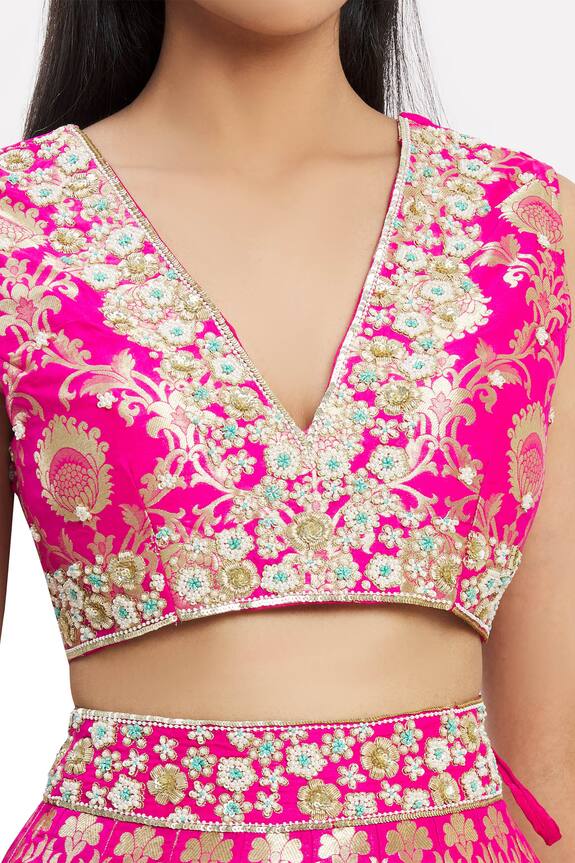 Neha Khullar Pink Banarasi Silk Lehenga Set 6