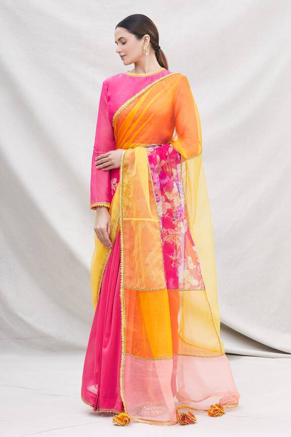 Nikasha Yellow Printed Saree With Blouse 3