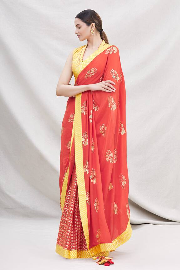Nikasha Red Floral Print Saree With Blouse 3
