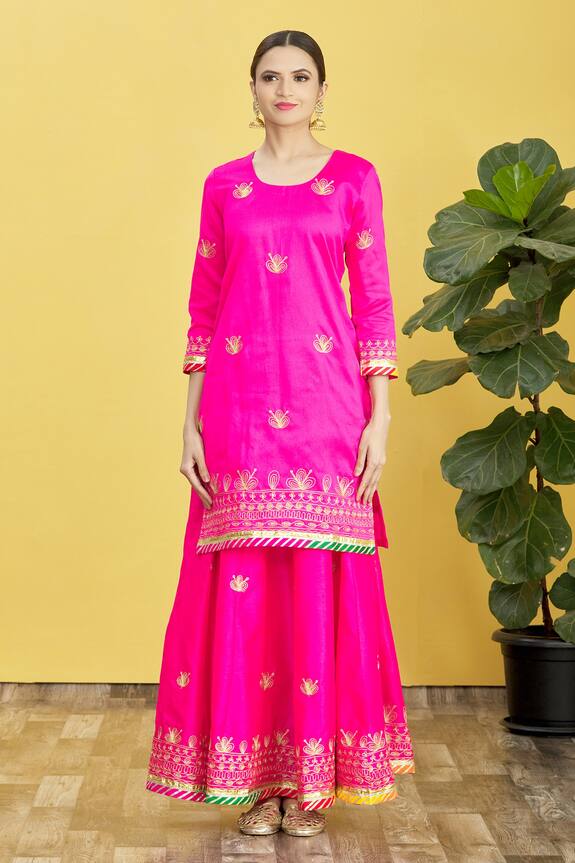 Nazaakat by Samara Singh_Pink Poly Dupion Floral Embroidered Kurta Lehenga Set_Online_at_Aza_Fashions