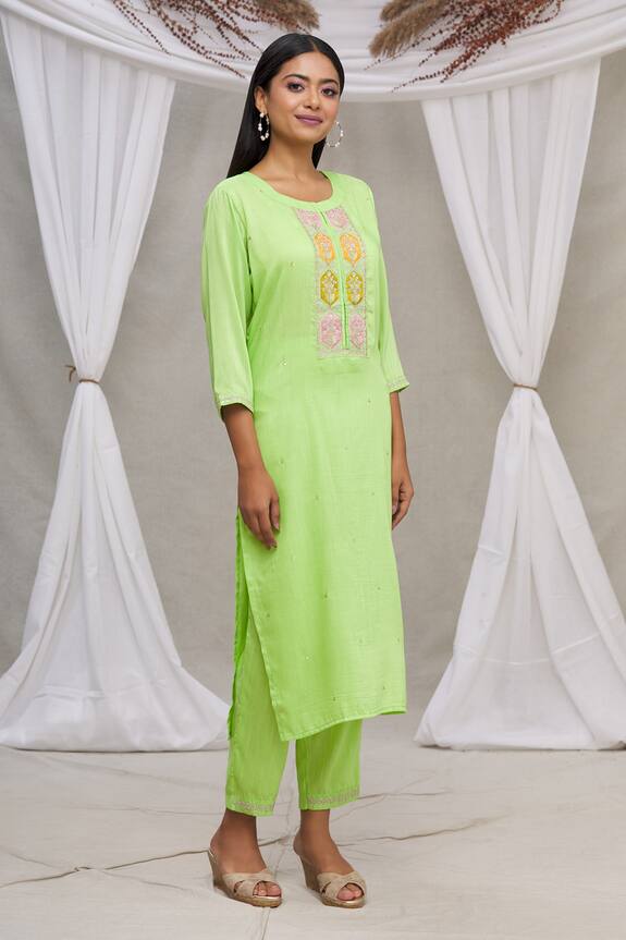 Aryavir Malhotra Green Raw Silk Kurta Set With Printed Dupatta 3