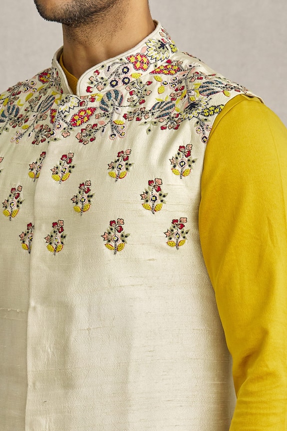 YAJY by Aditya Jain White Linen Satin Embroidered Bundi And Kurta Set 6