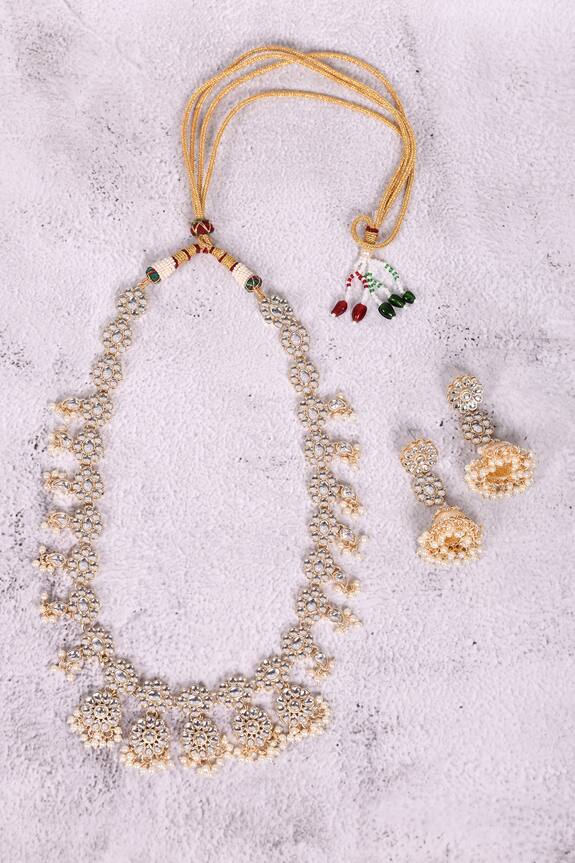 Samyukta Singhania Floral Kundan Necklace Jewellery Set 2