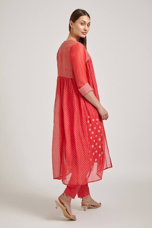 Vamil by Tina & Sonali Pink Silk Chanderi Kurta And Pant Set With Printed Shrug 5