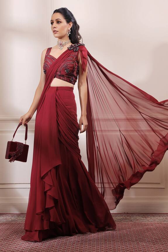 Isha Gupta Tayal Red Silk Pre-draped Saree With Blouse 1