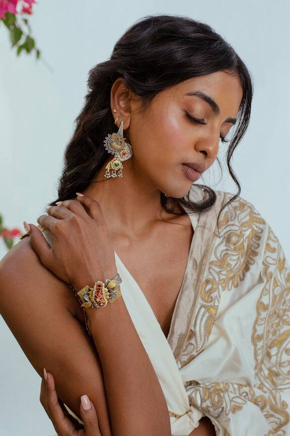 Latha Puttanna White Deepika Silk Embroidered Saree 6