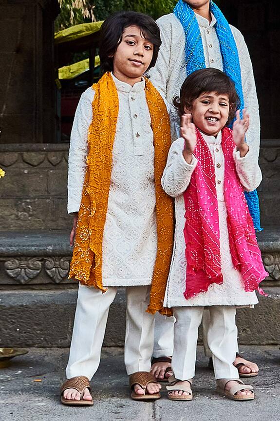 All Boy Couture White Lucknowi Kurta Set With Bandhani Stole For Boys 0