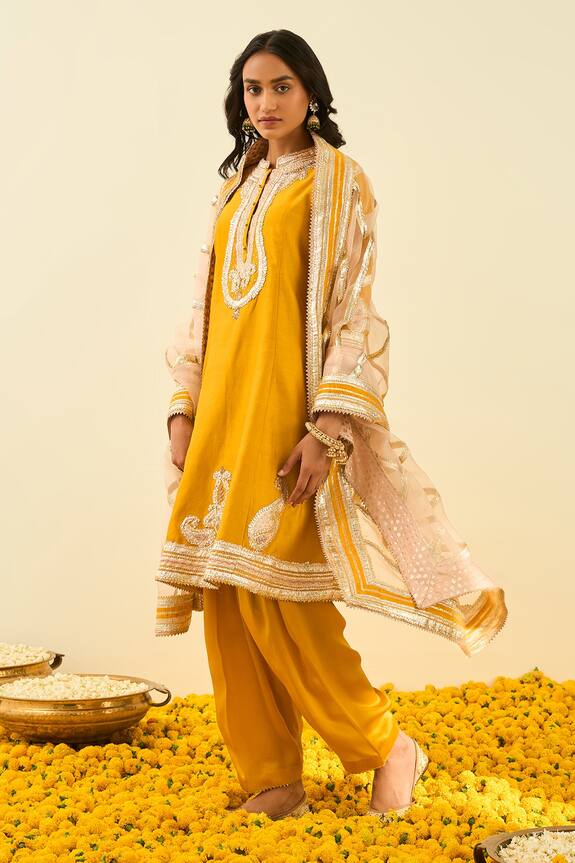 Sheetal Batra Yellow Sadiyah Embroidered Kurta Salwar Set 3