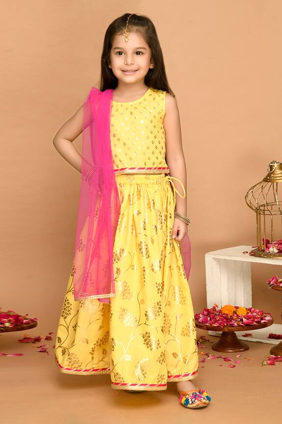 Saka Designs Yellow Floral Print Lehenga Set For Girls 1