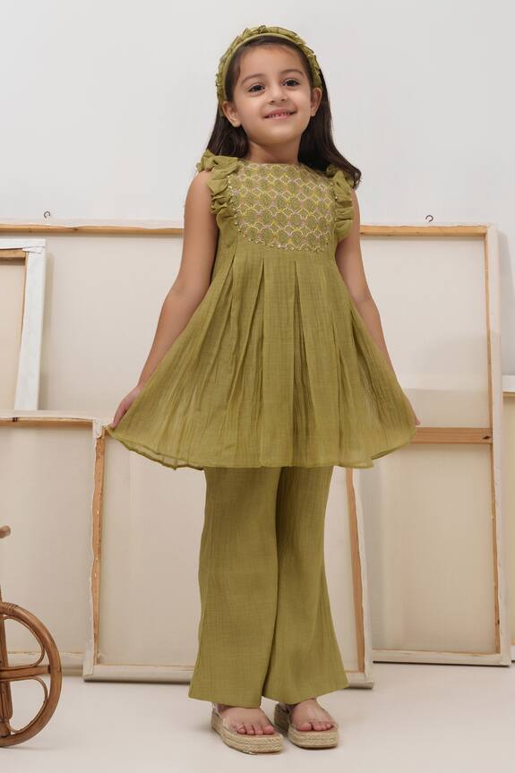 The Right Cut Green Embroidered Kurta And Pant Set For Girls 3