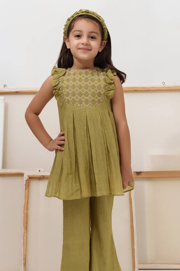 The Right Cut Green Embroidered Kurta And Pant Set For Girls 4