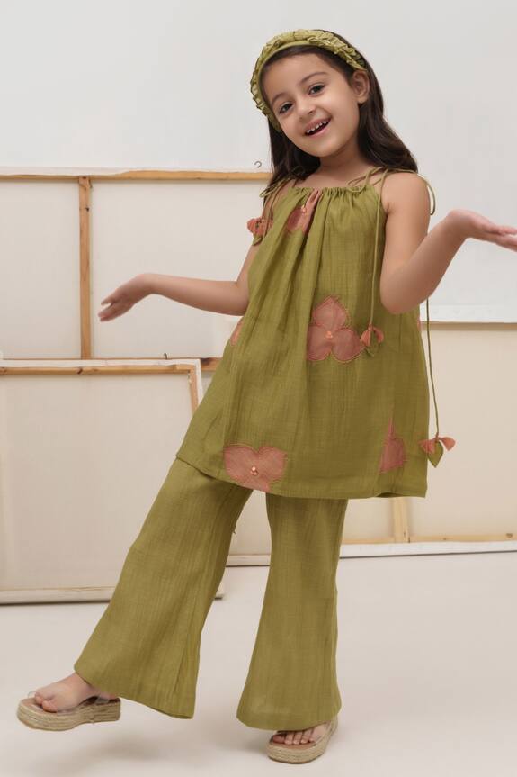 The Right Cut_Green Floral Embroidered Kurta And Pant Set For Girls_Online_at_Aza_Fashions