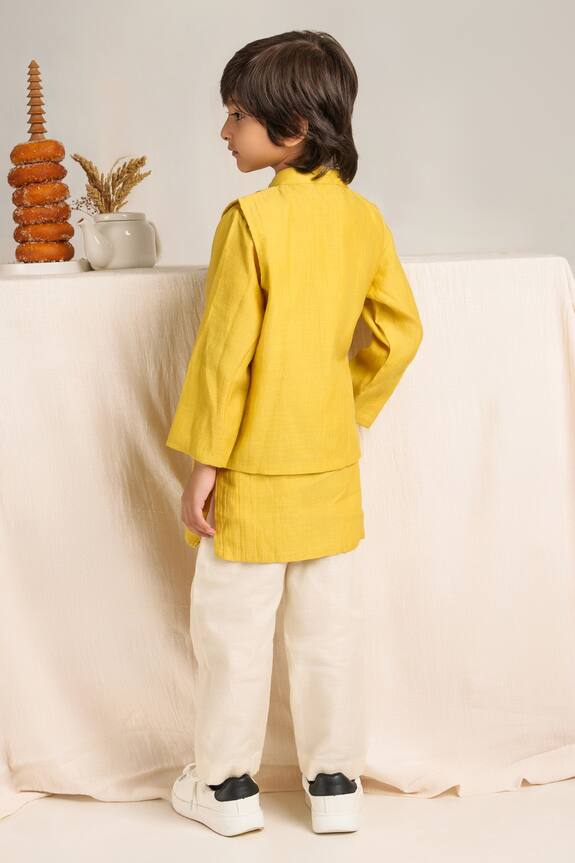 The Right Cut Yellow Embroidered Bundi And Kurta Set For Boys 2