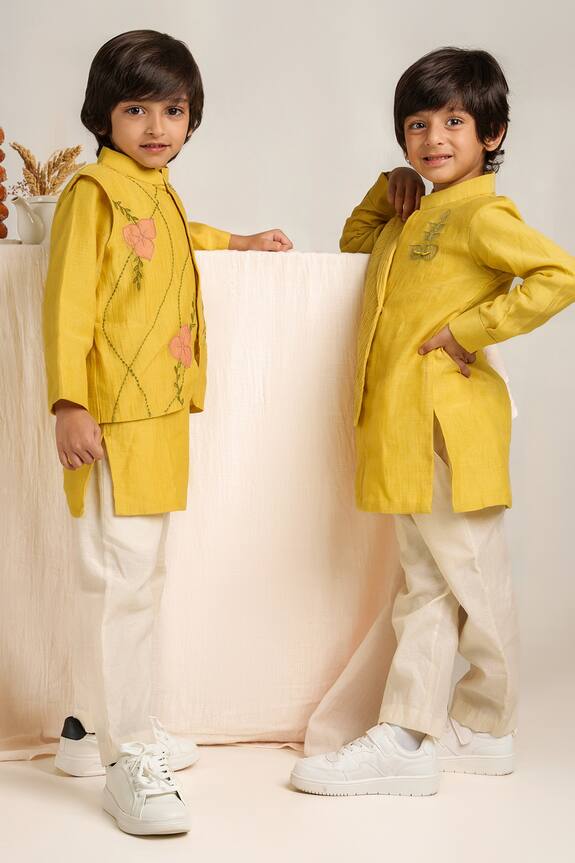 The Right Cut Yellow Embroidered Bundi And Kurta Set For Boys 5