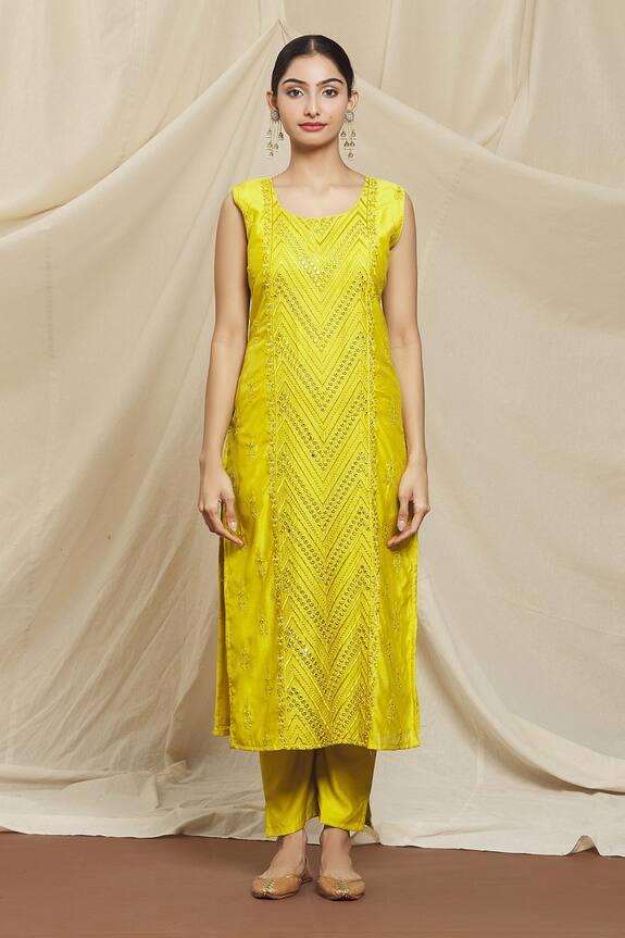 Buy Resham Embroidery Kurta Set by Khwaab by Sanjana Lakhani at Aza