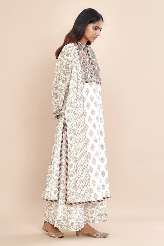 Sunira Designs White Chanderi Silk Printed Kurta 3