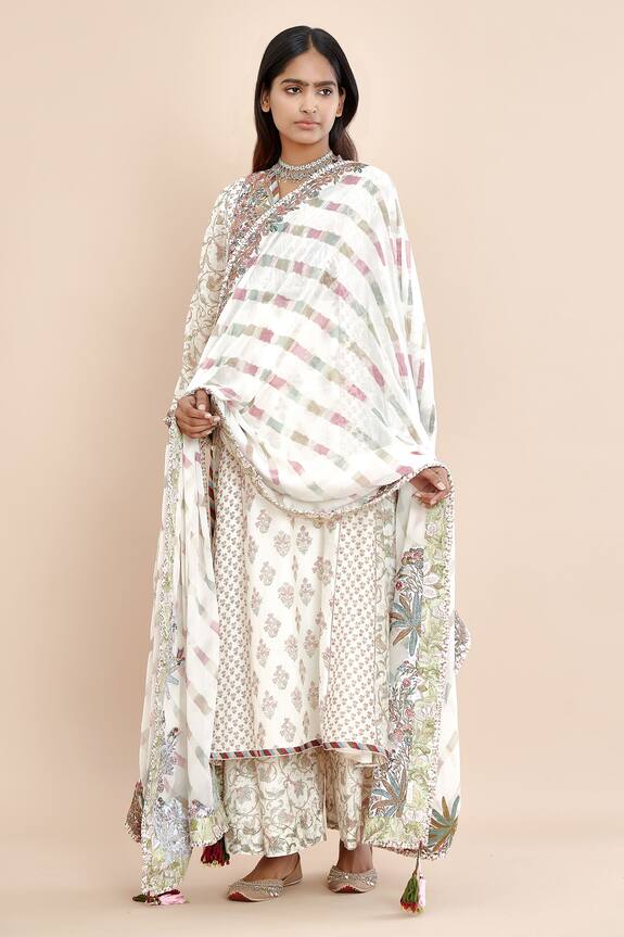 Sunira Designs White Chanderi Silk Printed Kurta 4
