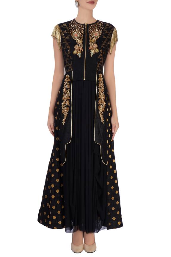 Ayesha Aejaz Black Raw Silk Embroidered Tunic 5