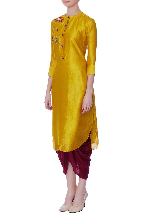 Desert Shine by Sulochana Jangir Yellow Taffeta Silk Floral Embroidered Kurta 4