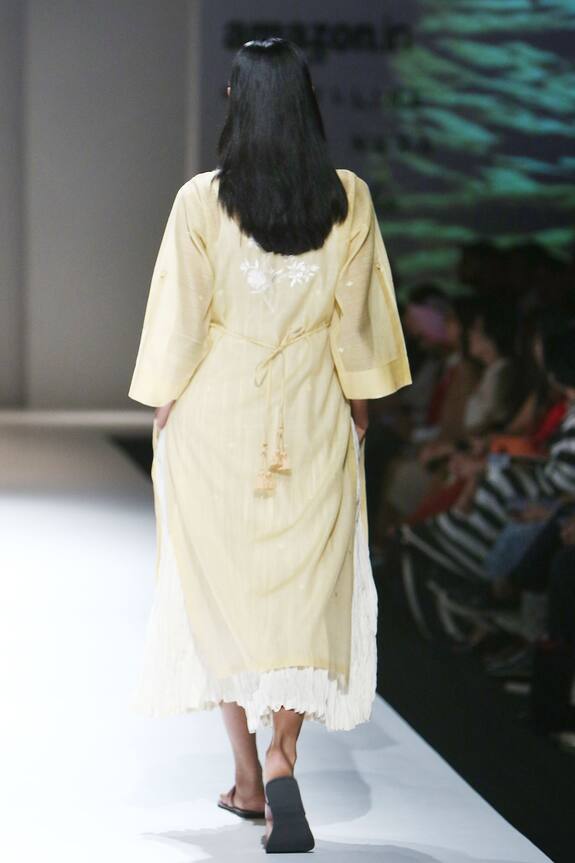 Prama by Pratima Pandey Yellow Chanderi Silk Embroidered Woven Kurta 2