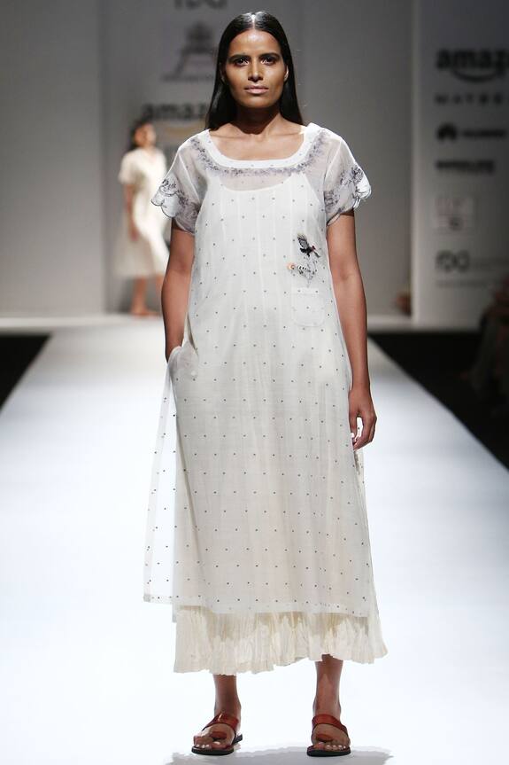 Prama by Pratima Pandey White Chanderi Silk Embroidered Kurta 0