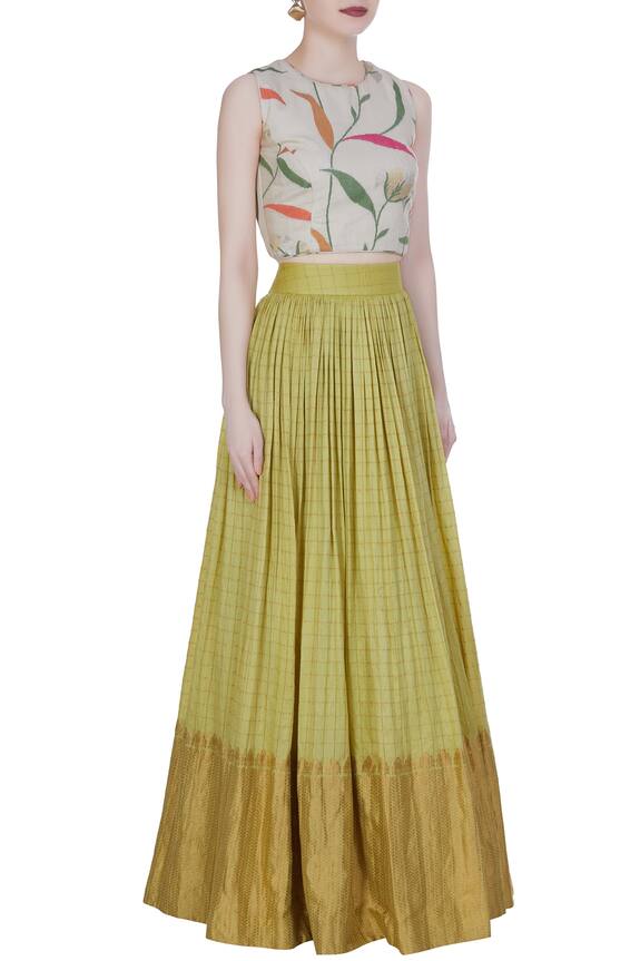 Label : Anushree Off-white Printed Crop Top With Banarasi Work Skirt 3
