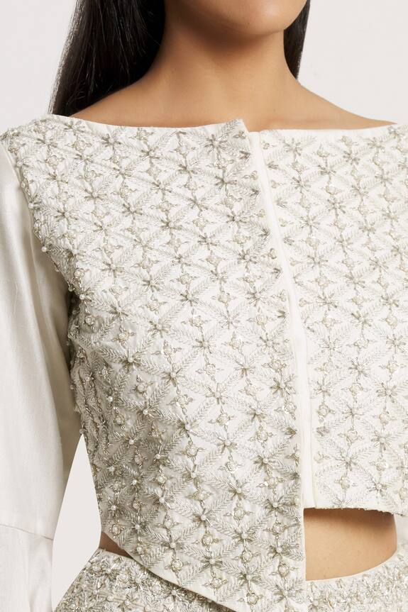 Ariyana Couture White Silk Jacket And Pant Set 4