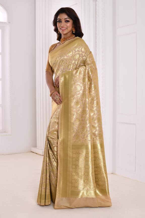 Nazaakat by Samara Singh_Cream Silk Banarasi Woven Saree_Online_at_Aza_Fashions