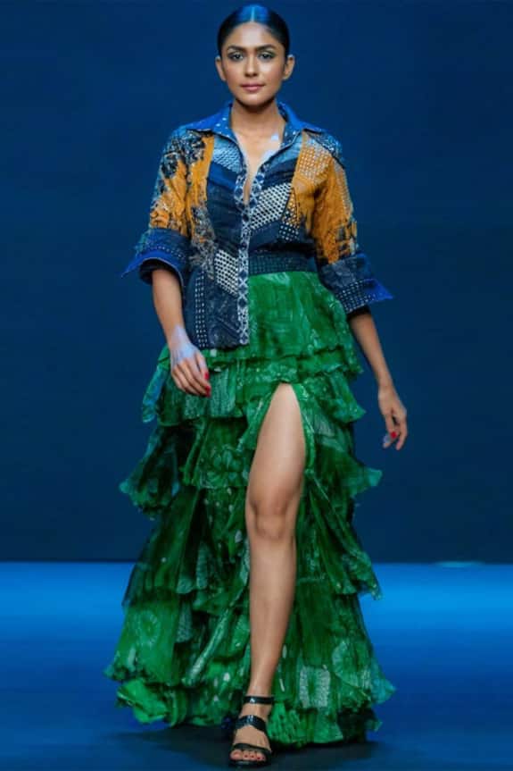 Saaksha & Kinni Green Chiffon Layered Printed Skirt 0