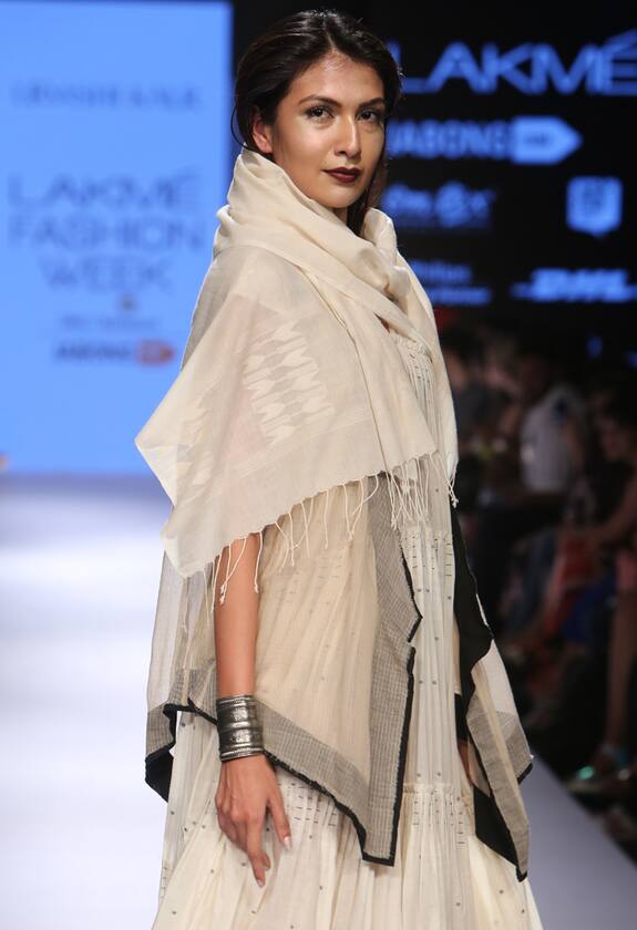 Urvashi Kaur Off White Cotton Printed Tiered Dress 2