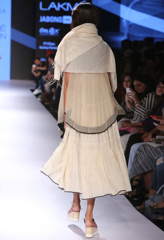 Urvashi Kaur Off White Cotton Printed Tiered Dress 3