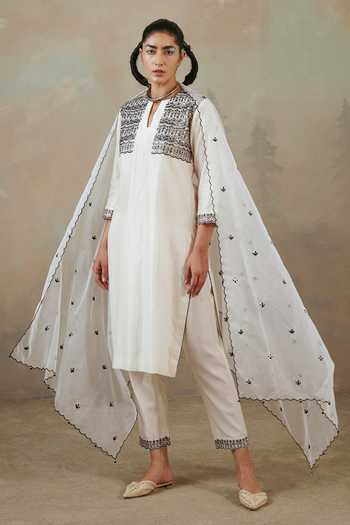 Women Maroon Roman Silk Chanderi Chanderi Zari Kurta Set