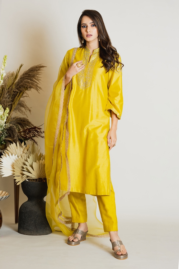 Buy Maliha by Anar and Anoli Yellow Chanderi Silk Kurta Set Online ...