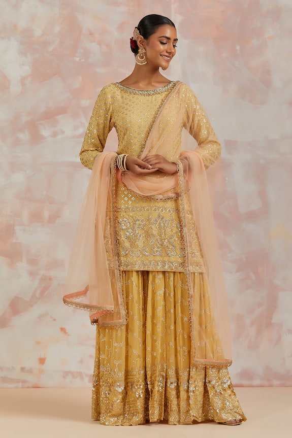 sharara aur kurta