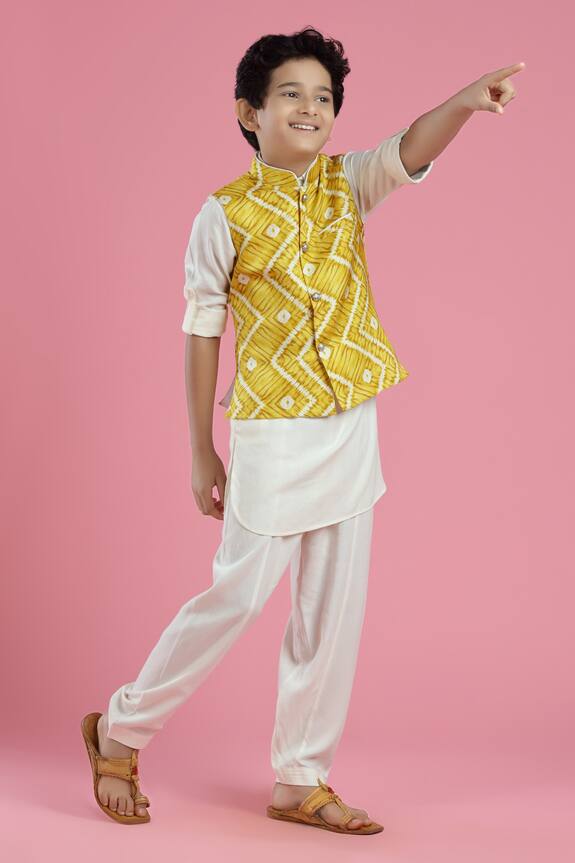 Kora By Nilesh Mitesh Yellow Shibori Print Bundi And Kurta Set For Boys 0