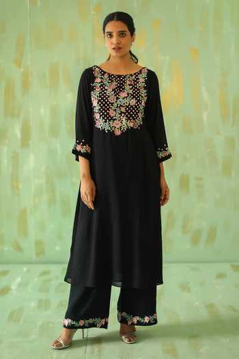 Floral Embroidered Kurta Set main image 1