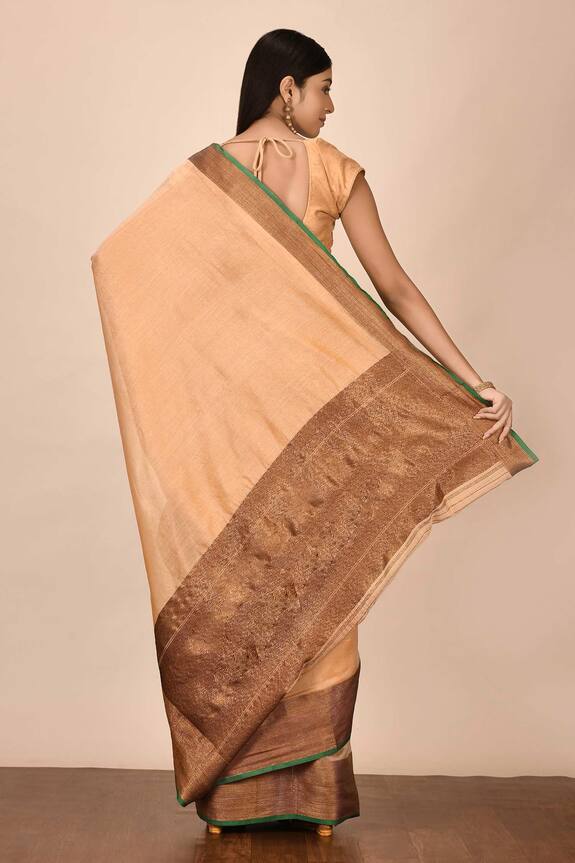 Nazaakat by Samara Singh Peach Banarasi Silk Cotton Saree 2
