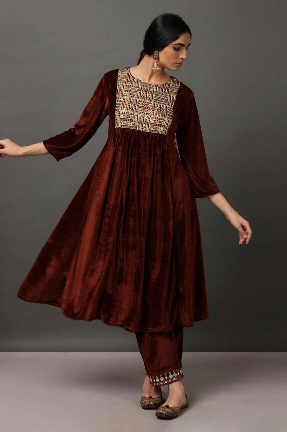 Nuhh Brown Polyester Embroidered Kurta And Pant Set 0