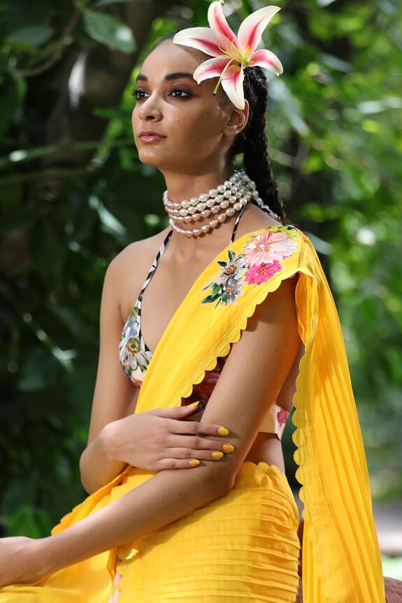 Nikasha Yellow Georgette Pre-draped Saree With Sleeveless Blouse 4