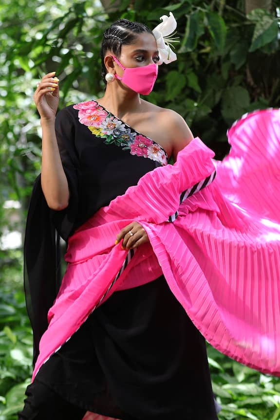 Nikasha Black Georgette Pre-draped Dhoti Pant Saree Set 4