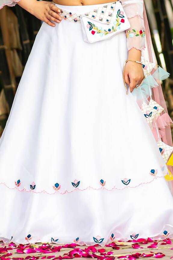 Nadaan Parindey White Embroidered Lehenga Set For Girls 5