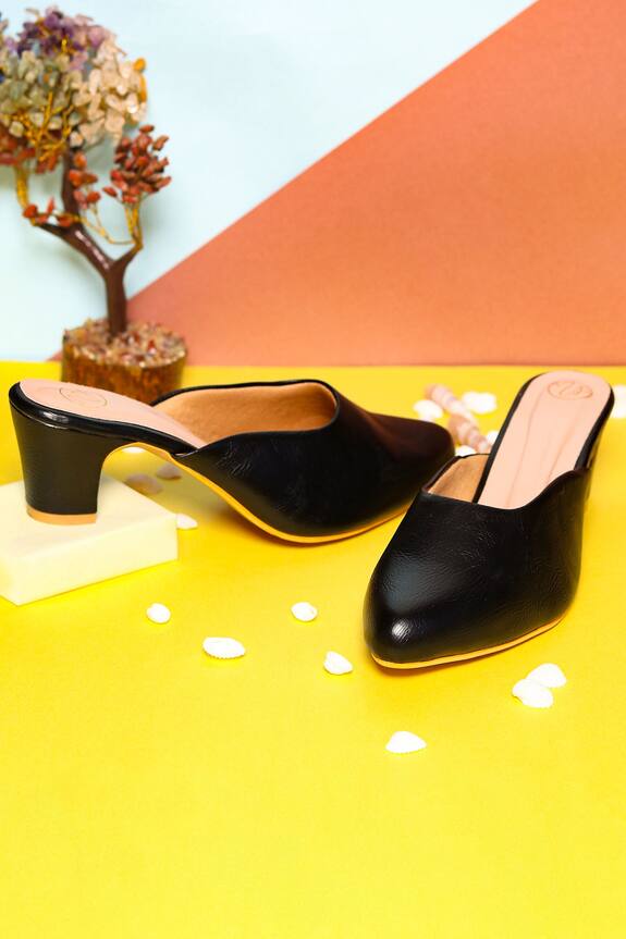 Buy NR by Nidhi Rathi Black Leather Block Mules Online Aza Fashions